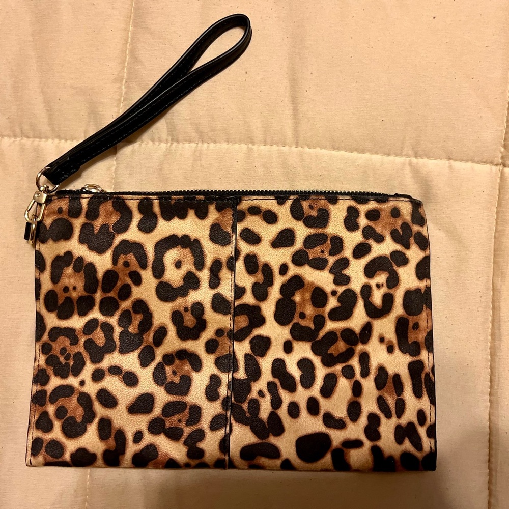 INC wristlet